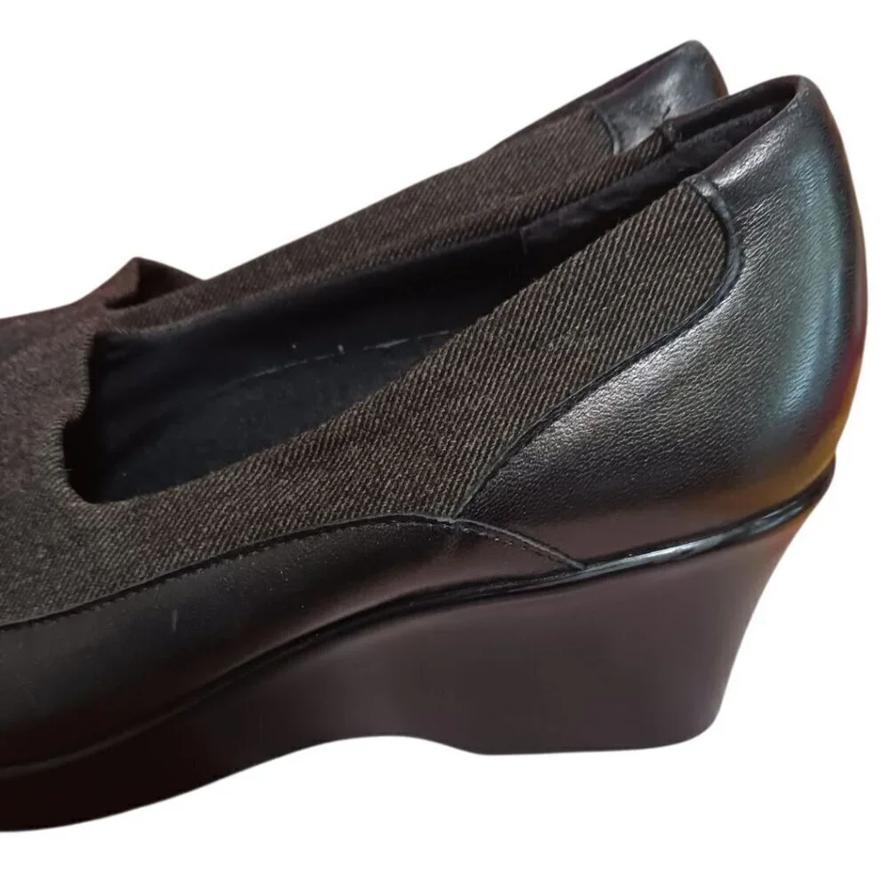 Munro American Kayla Slip On  Black Slip-On Shoes  Brown 7.5